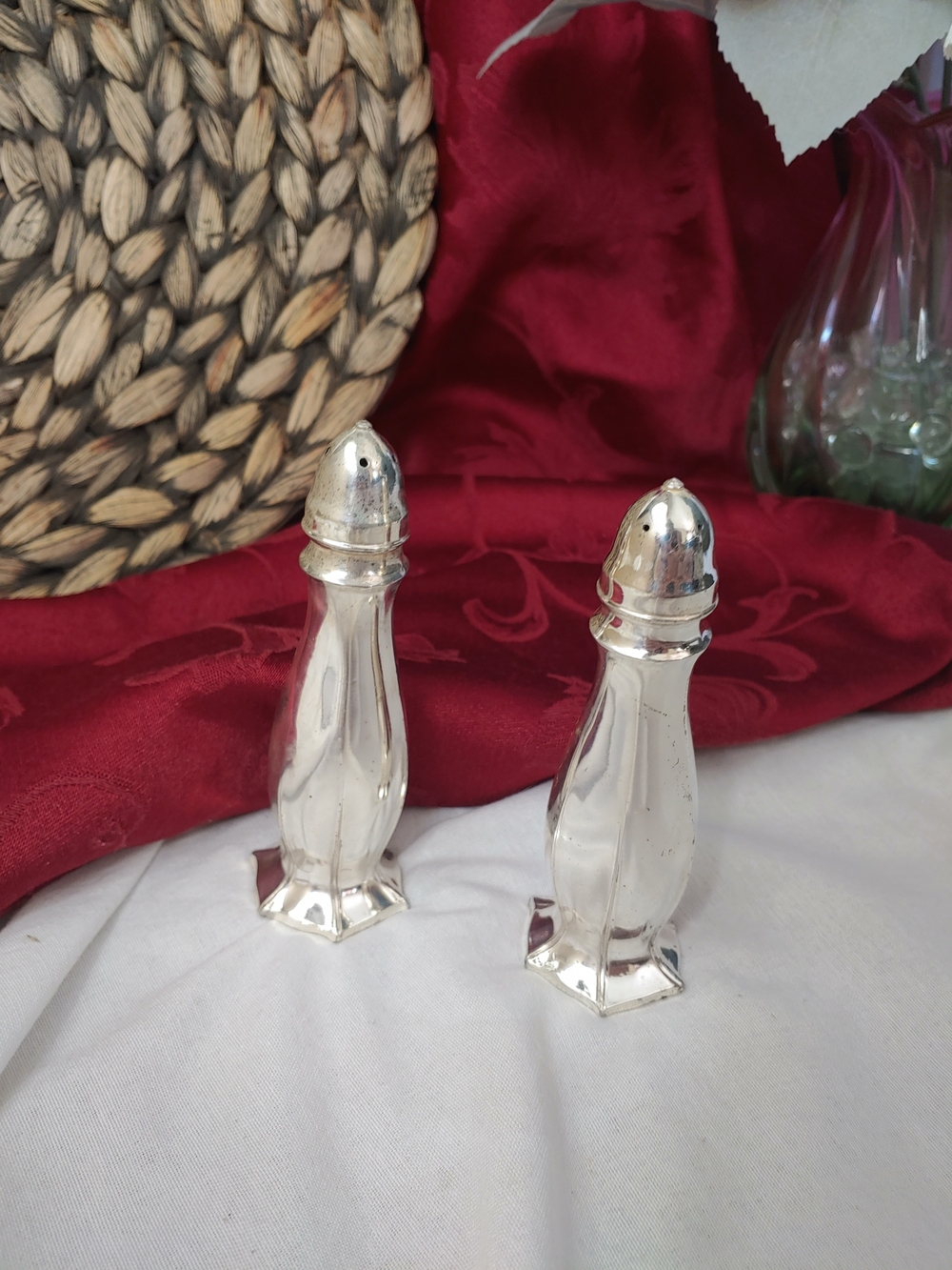 Silver-plated Salt and Pepper Shakers Set - Elegant Dining Accessory 1950s